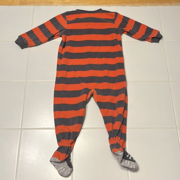Carter’s, 18 months, Football sleeper - Picture 3 of 3